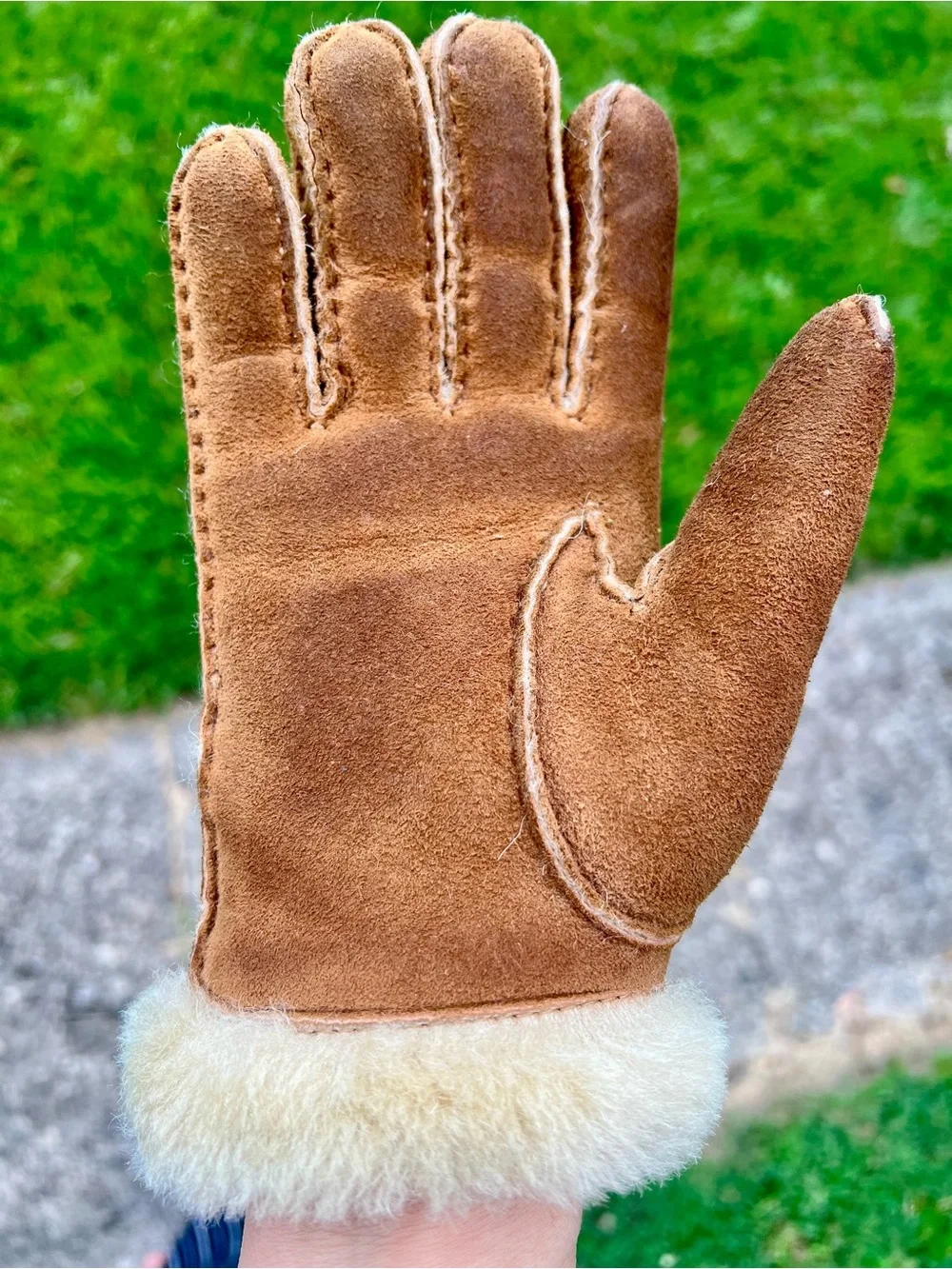 One Single Left Hand Glove Only UGG suede shearling sheepskin Spain M